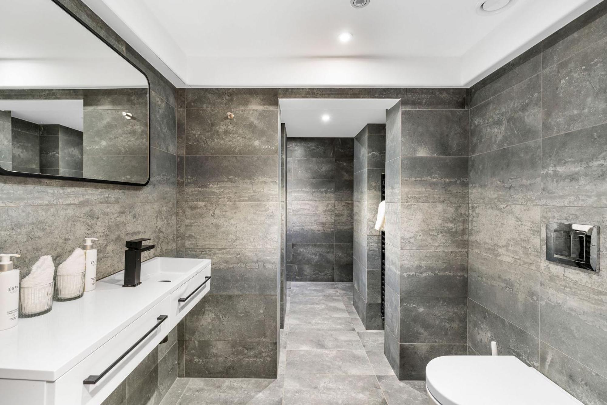 Righ Properties - Luxury West End Artisan Apartment Edimburgo Esterno foto
