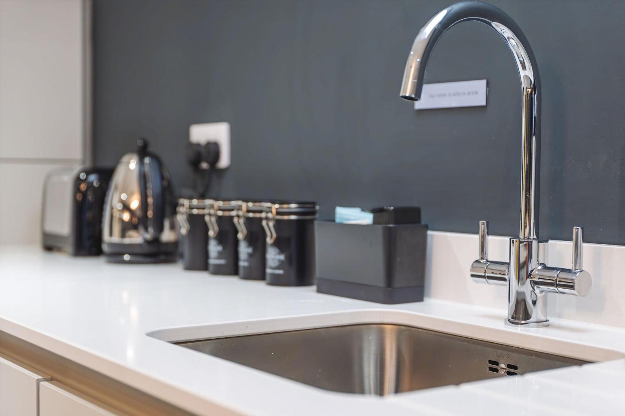 Righ Properties - Luxury West End Artisan Apartment Edimburgo Esterno foto