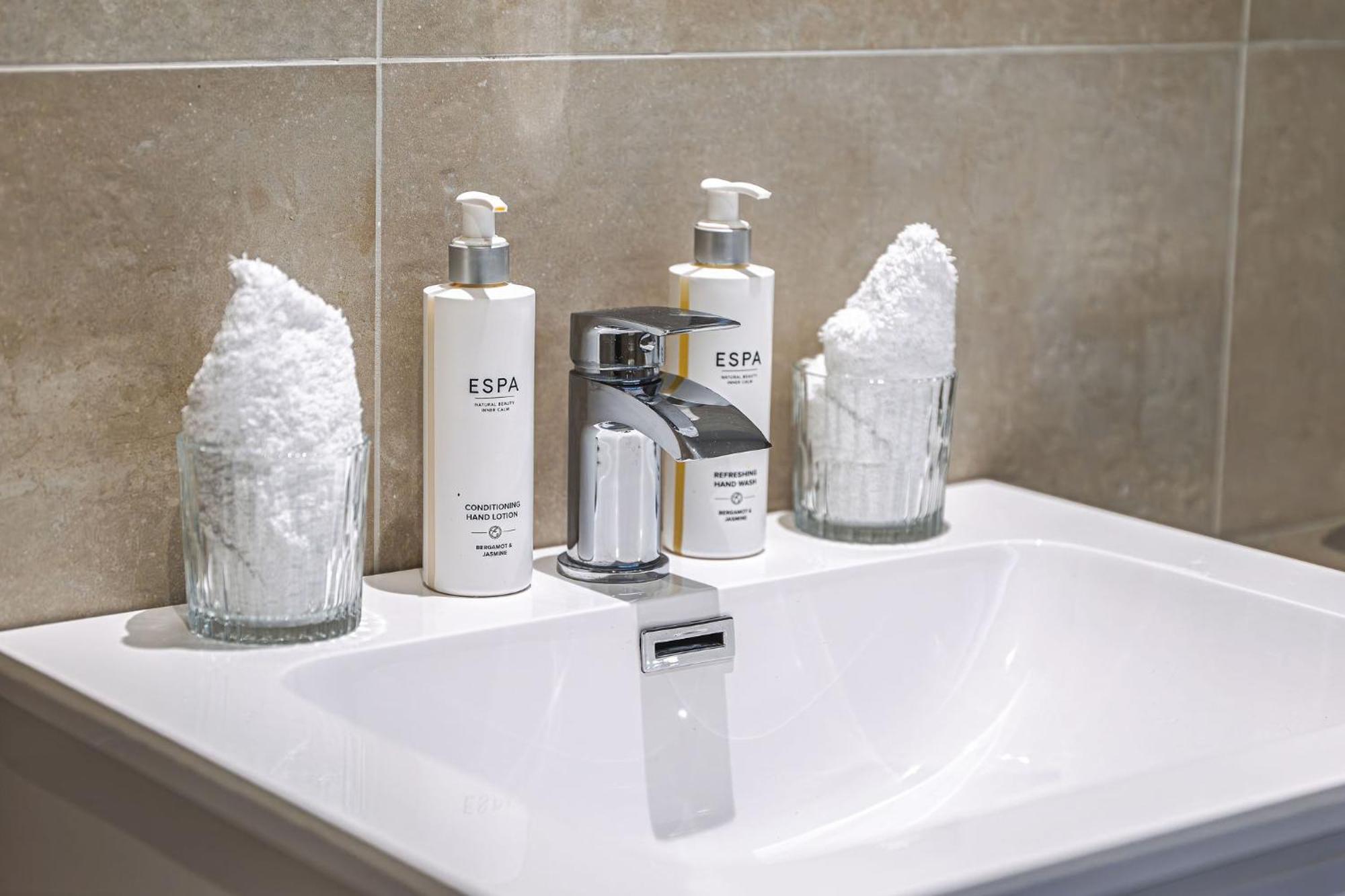 Righ Properties - Luxury West End Artisan Apartment Edimburgo Esterno foto